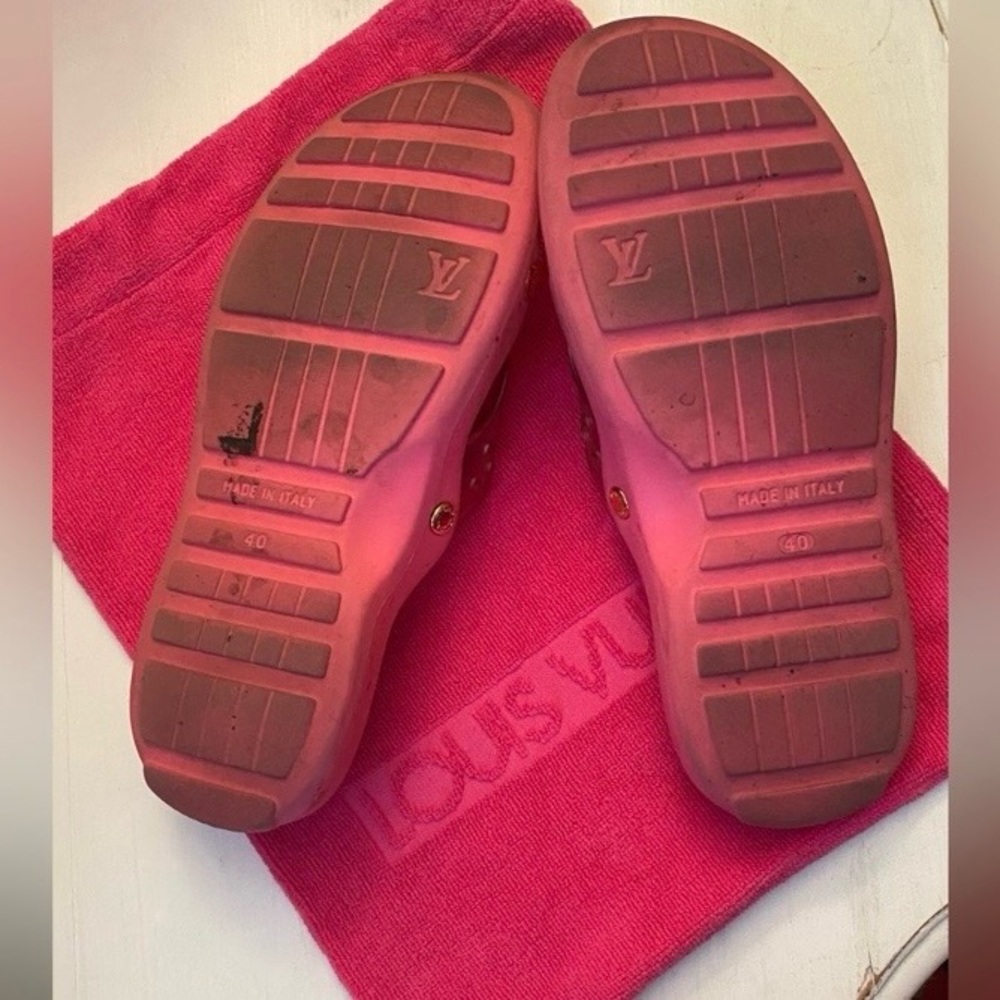 Louis Vuitton Slides - Picture 8 of 8
